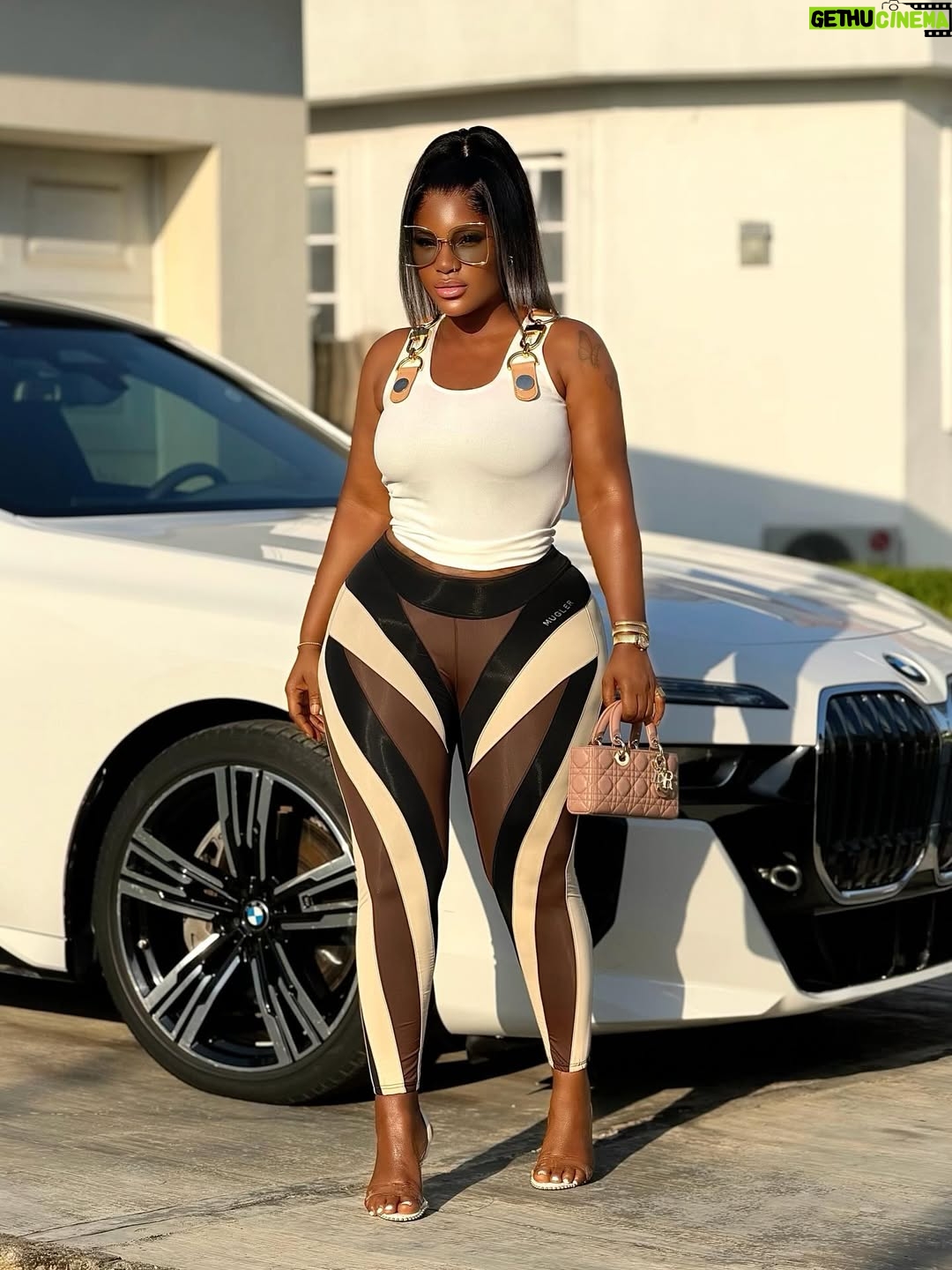 Destiny Etiko - 93.3K Likes - Just me 😍😍😍
Born to stand out 📌 

What’s your favorite slide 🤩 

Well for me it’s the 10th slide 😜🤪 
gossssssssh 😍
A snippet of what I will be dropping on CHINEMELU’s tv 📺 on YouTube on Sunday 😁

Outfit by @slayersluxury 
Skin by @marymic_skincare_spa 
Snatched by @mapiatea 
Hair stylist @brownshuugaaextravaganza