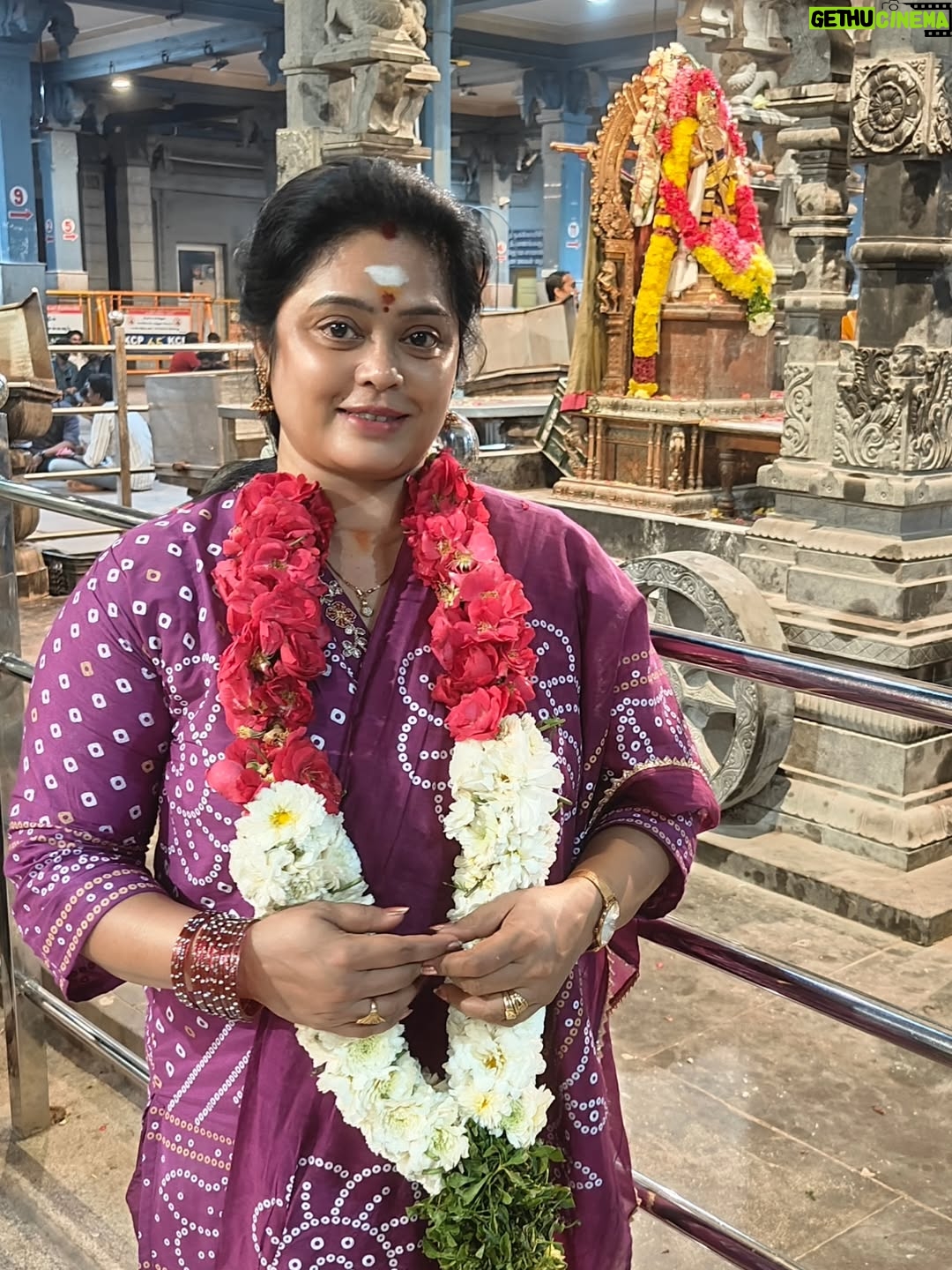 Devipriya - 24.4K Likes - என் பிறந்த நாளான இன்று கந்தனை,தங்க வடிவேலனை வடபழனி ஆண்டவனை கண்டு  மனம் பரவசமடைந்தேன்.🙏😇🙏