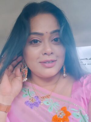 Devipriya Instagram - Luvvin me more🩷