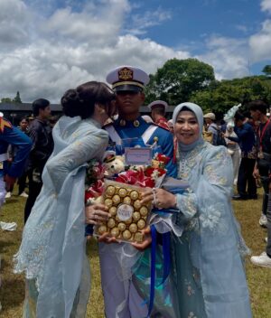 Dewi Perssik Instagram - proud of you mas gabriel bismilah barokallah …anakku..tarunaku yg tangguh, berbaktilah kepada bangsa dan negara, serta membahagiakan keluarga ya sayang, semoga Allah melindungi langkahmu dan mempermudah urusanmu ya nak.. pesan mama hanya satu.. JANGAN PERNAH TINGGALkAN SHOLAT DIMANAPUN BERADA ya sayang.. love you so much mas gabriel, selalu jaga nama baik ortu ya anakku soleh 🙏🏻❤️😇.
#wisjur #Akmil #magelang #dewiperssik #gabriel #TNI #AD