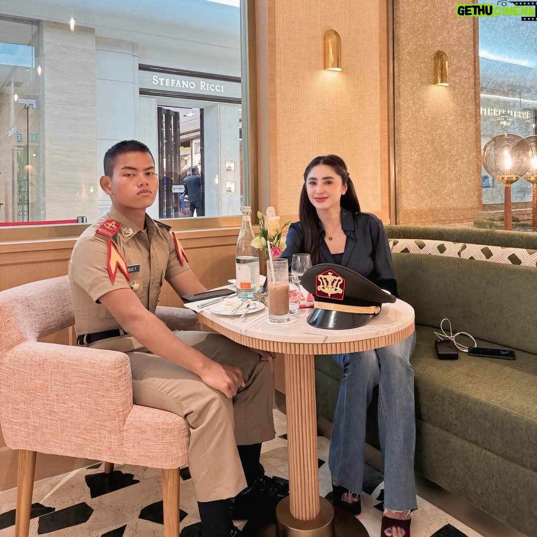 Dewi Perssik - 1.2 Million Likes - Sayang.. mas tarunaku…anak mama.. tetap semangat ya mas.. doa mama menyertai kamu nak… selalu.. insyaallah kita jumpa lagi ya.. i love u anak mama 😘🤍.