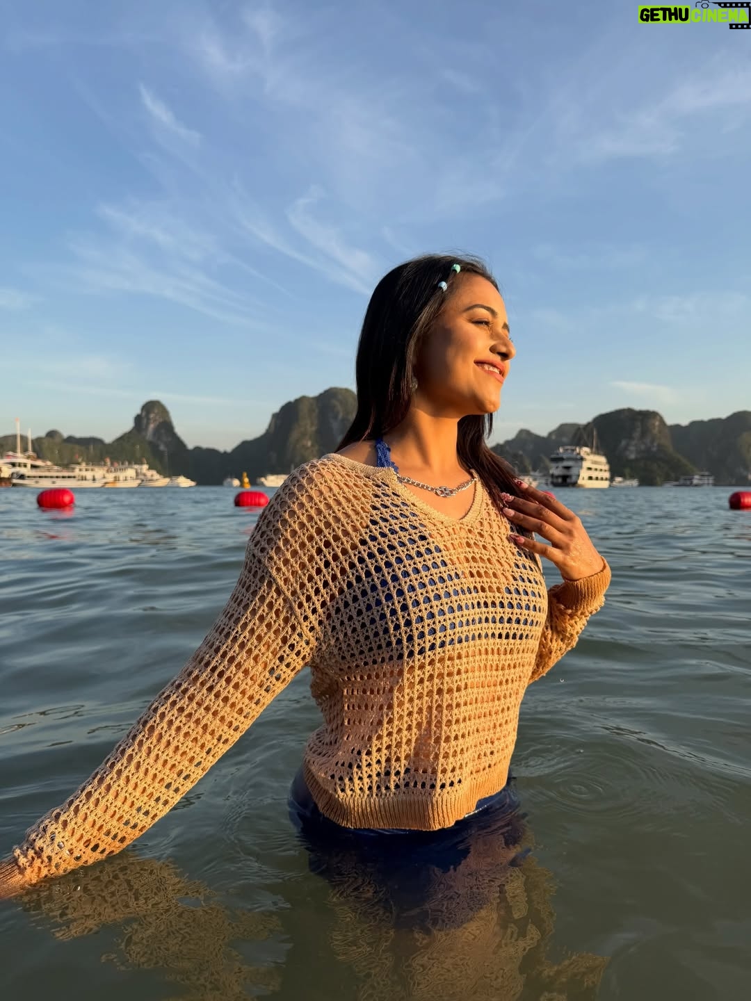 Dhanu shree - 12K Likes - I just have one word to say 😇 “Grateful” 🤗😌

#beach #vietnam #beachgirl #beachoutfit #instatravel