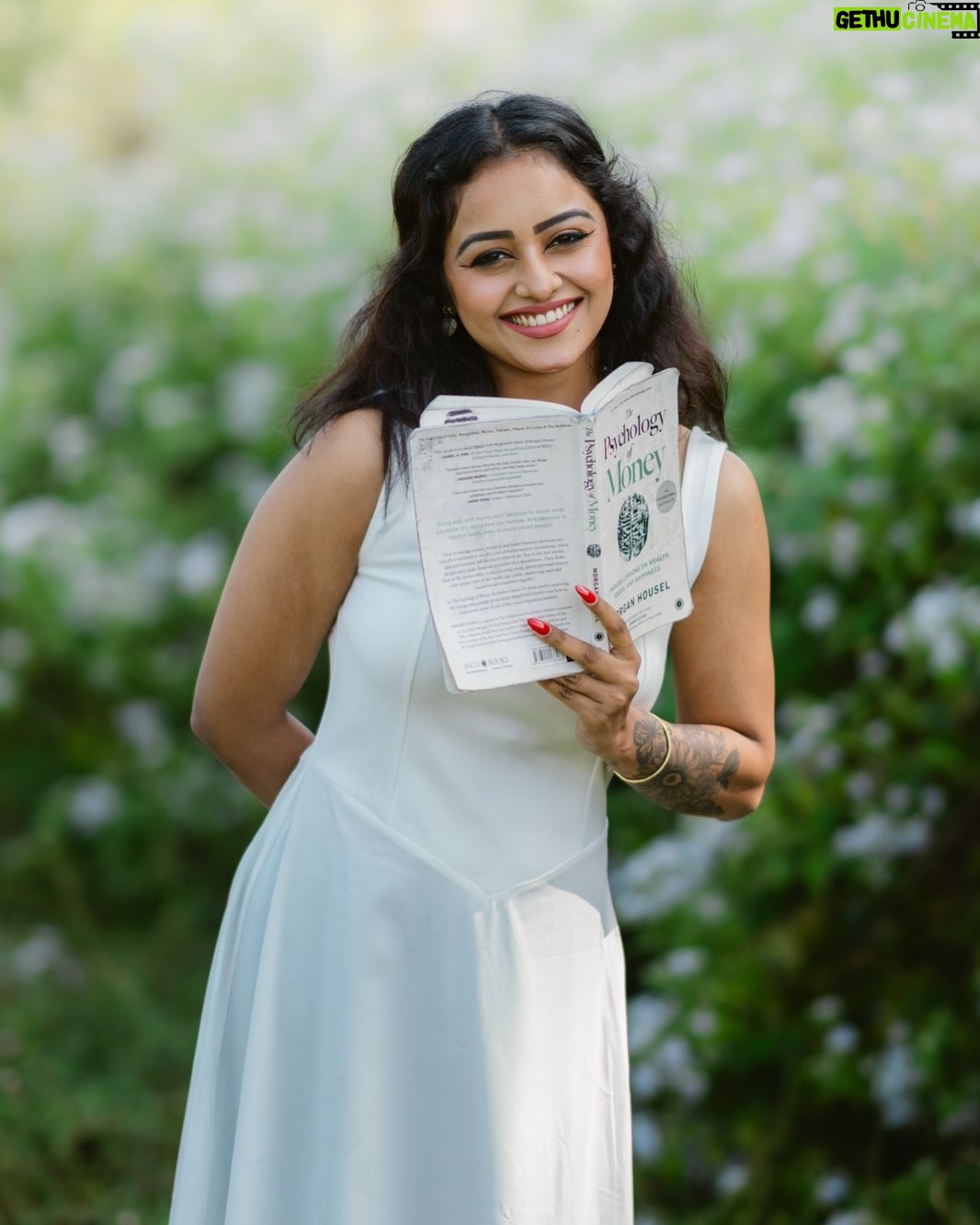 Dhanu shree - 35.4K Likes - Living in my own Fairy 🧚 Tale ✨

Pc : @praveen_reddy__07