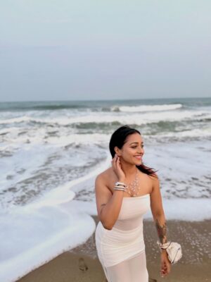 Dhanu shree Instagram - Salt in the air, peace in my heart. 😌❤️ #beachgirl #whiteoutfit #beachlifestyle