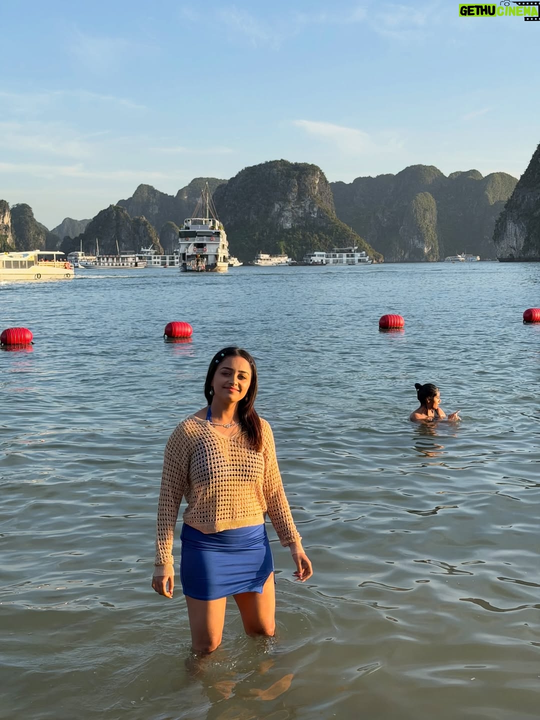 Dhanu shree - 12K Likes - I just have one word to say 😇 “Grateful” 🤗😌

#beach #vietnam #beachgirl #beachoutfit #instatravel