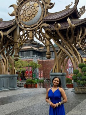 Dhanu shree Instagram - My First international solo trip to Vietnam, Fear said no. I went anyway, cheers to the girl who finally crossed her first border. 💃  #vietnam  #hochiminhcity🇻🇳 #hanoi #danang #india
