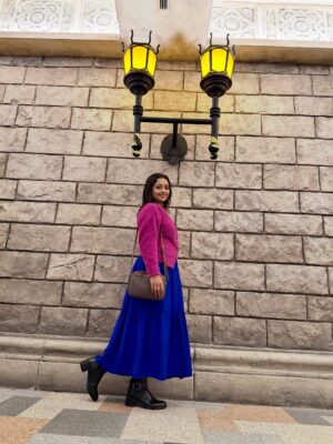 Dhanu shree Instagram - My First international solo trip to Vietnam, Fear said no. I went anyway, cheers to the girl who finally crossed her first border. 💃  #vietnam  #hochiminhcity🇻🇳 #hanoi #danang #india