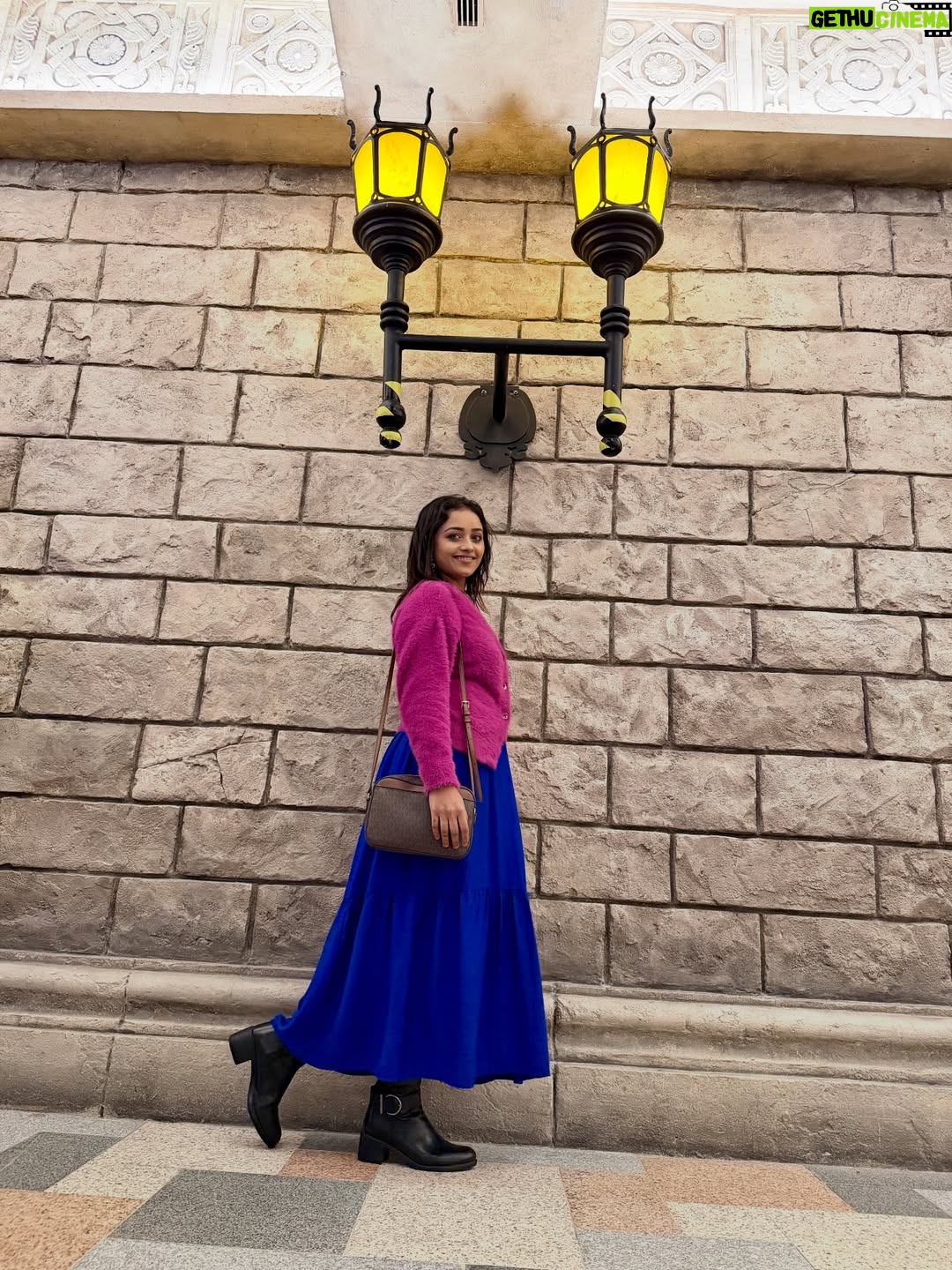 Dhanu shree - 16.6K Likes - My First international solo trip to Vietnam, Fear said no. I went anyway, cheers to the girl who finally crossed her first border. 💃  #vietnam  #hochiminhcity🇻🇳 #hanoi #danang #india