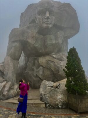 Dhanu shree Instagram - My First international solo trip to Vietnam, Fear said no. I went anyway, cheers to the girl who finally crossed her first border. 💃  #vietnam  #hochiminhcity🇻🇳 #hanoi #danang #india