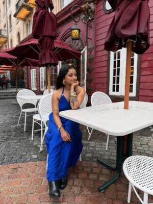 Dhanu shree Instagram - My First international solo trip to Vietnam, Fear said no. I went anyway, cheers to the girl who finally crossed her first border. 💃  #vietnam  #hochiminhcity🇻🇳 #hanoi #danang #india