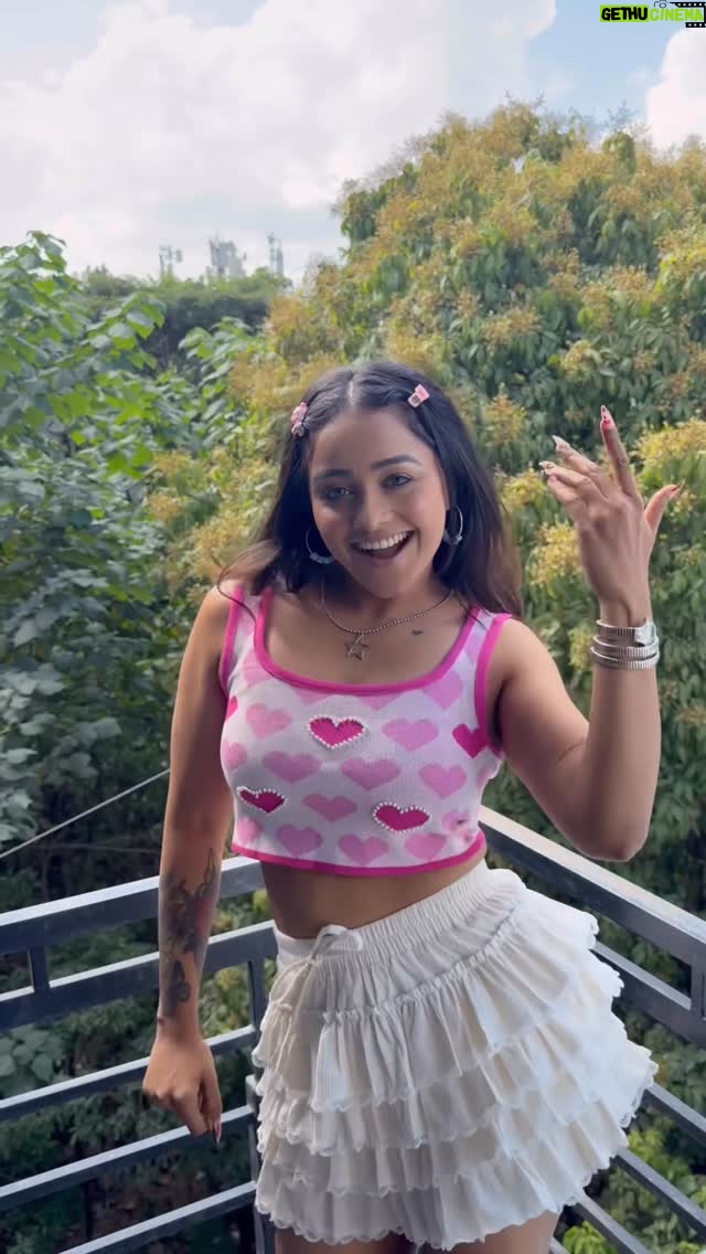Dhanu shree - 7.8K Likes - Good Goodbye 👋 

#hwasa
