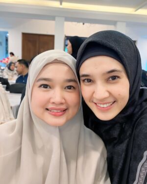 Dhini Aminarti Instagram - Moment menghilangkan kangen, pas halbil 😍
