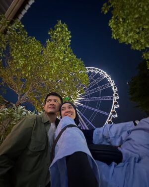 Dhini Aminarti Instagram - Bahagia itu sederhana 😍