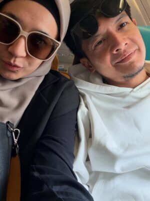 Dhini Aminarti Instagram - Selamat 16 tahun!
Semoga Allah selalu jaga kita, rasa kita, semuanya ya ☺️