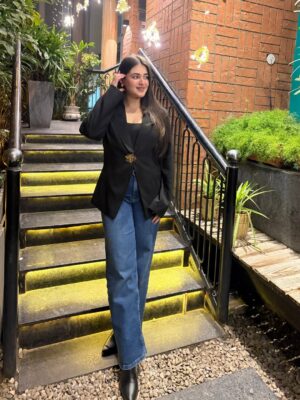 Dhwani Gupta Instagram - Caught between light and love ✨🫶🏻

#explore #explorepage #foryou #fyp #feed 

[winter evenings, jammu, jammu city, vibes, jammu cafes , lights]