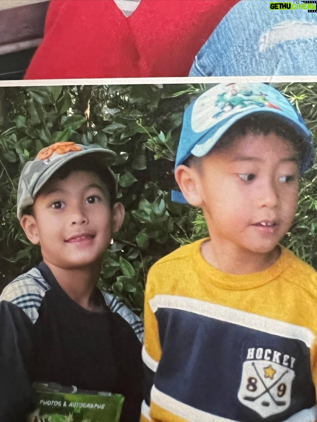 Diah Permatasari - 1.4K Likes - Bersyukur Selalu❤️
Anak2 adalah Titipan &anugerah terindah dari Tuhan, 
bukan hanya dengan ucapan “Alhamdulillah”, 
Namun dengan Menjaga,mendidik mereka dgn nilai2 kebaikan, menjadikannya ladang pahala, 
serta menikmati setiap momen bersamanya sebagai ujian dan berkah❤️
•
"Alhamdulillah, cahaya hati, semoga kalian selalu tumbuh jadi anak Yg soleh,cerdas, dan pembawa berkah bagi keluarga".
Amin🙏🏻
•
Selamat Ulang tahun Bang Razan 
Smoga sehat & sukses selalu❤️🙏🏻🤗
#besties