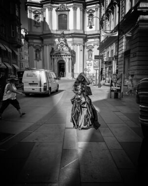 Diane Russet Instagram - Austria we still have unfinished business 🥹
See you soon 🇦🇹❤️
Dress @ann.usman
Styled by @officialswazzi