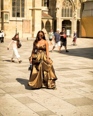Diane Russet Instagram - Austria we still have unfinished business 🥹
See you soon 🇦🇹❤️
Dress @ann.usman
Styled by @officialswazzi