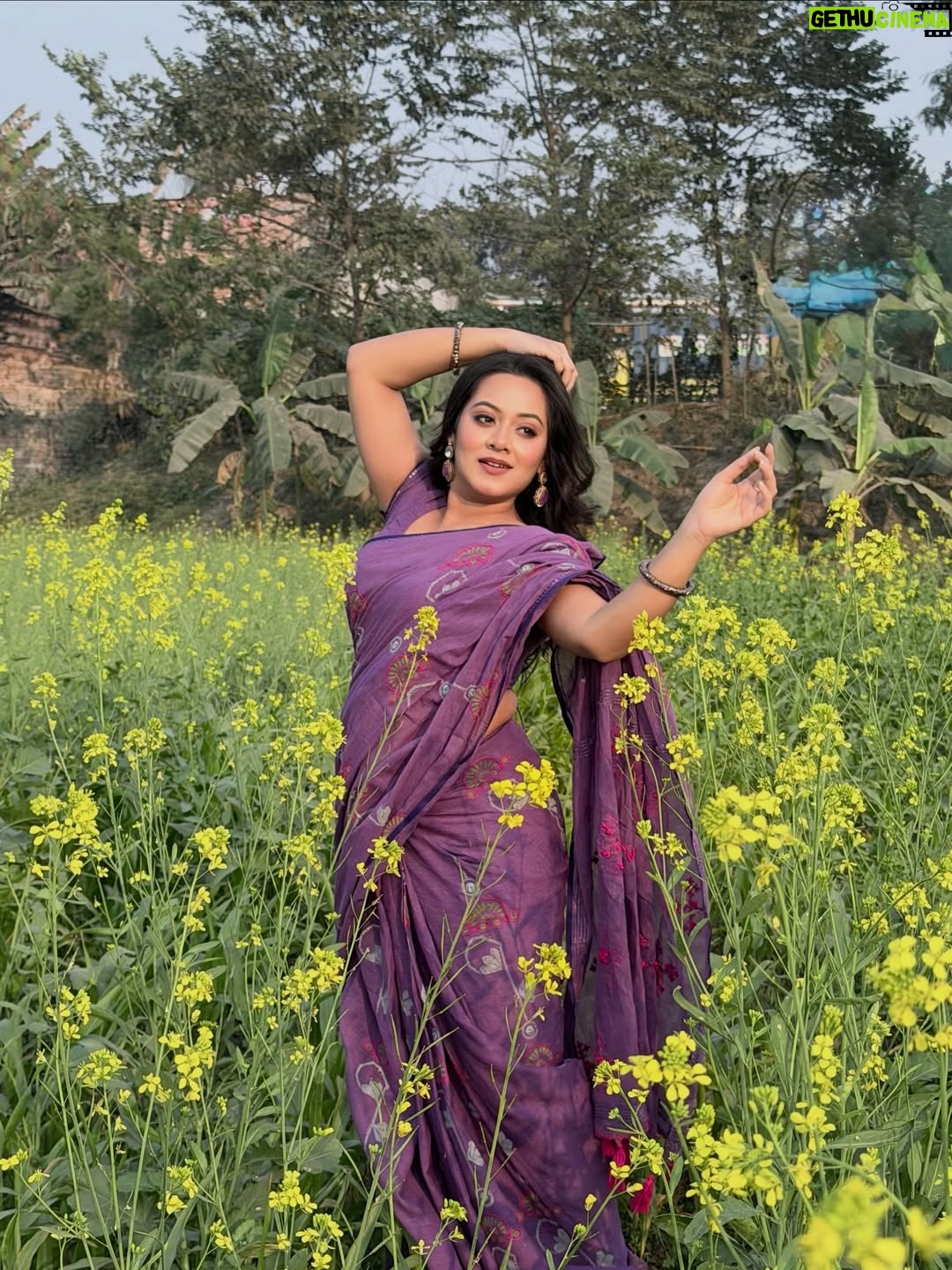 Dighi - 8.9K Likes - তোমার আঁচল মাটিতে লুটোয়
ঘন নীল মায়া চোখে 💜