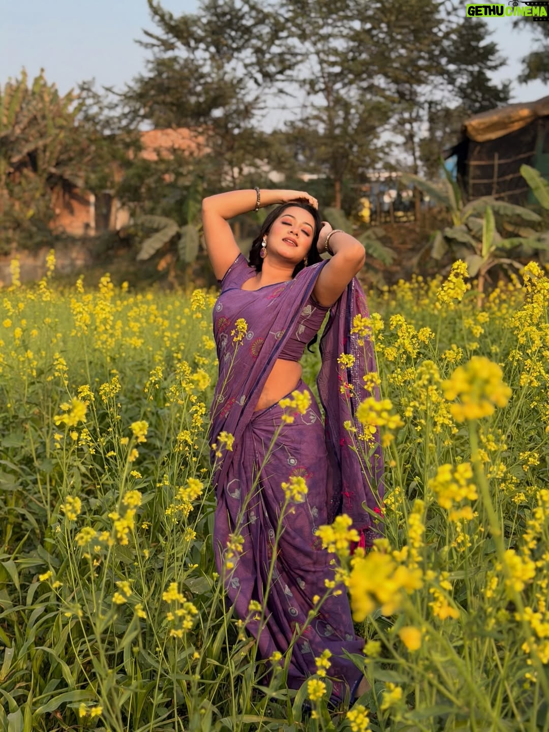 Dighi - 8.9K Likes - তোমার আঁচল মাটিতে লুটোয়
ঘন নীল মায়া চোখে 💜