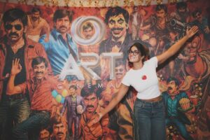Dimple Hayathi Instagram - Your love is exceptional 💓 🥹🍓🍓🍓🍓🍓 🍓 
#bmw #bharthamahasayulakuwignyapthi #dimplehayati #raviteja #art