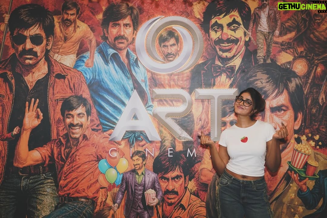 Dimple Hayathi - 285.9K Likes - Your love is exceptional 💓 🥹🍓🍓🍓🍓🍓 🍓 
#bmw #bharthamahasayulakuwignyapthi #dimplehayati #raviteja #art