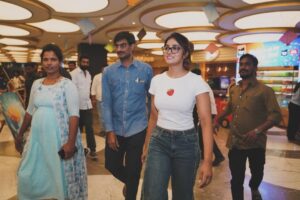 Dimple Hayathi Instagram - Your love is exceptional 💓 🥹🍓🍓🍓🍓🍓 🍓 
#bmw #bharthamahasayulakuwignyapthi #dimplehayati #raviteja #art