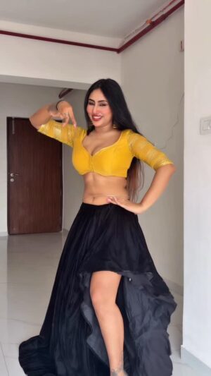 Dimple Paul Instagram - Am i too late for this ? 🔥 #shararat 

#trending #explore #dance #viral