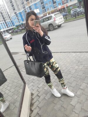 Dina Saeva Instagram - 2016 the road was long

hugging you, my girl
that year, you chose yourself

you kept moving forward, even when you were scared
even when no one supported you
even when it felt easier to give up

you stood your ground
you grew
you didn’t betray yourself

i’m proud of you