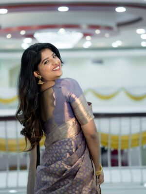 Dipshi Blessy Instagram - Merry Christmas you all 💜🦋
Saree pre pleating: @hair_santa_