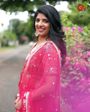 Dipshi Blessy Instagram - அவள்! 😍
#SunTV #DipshiBlessy #SunDigital