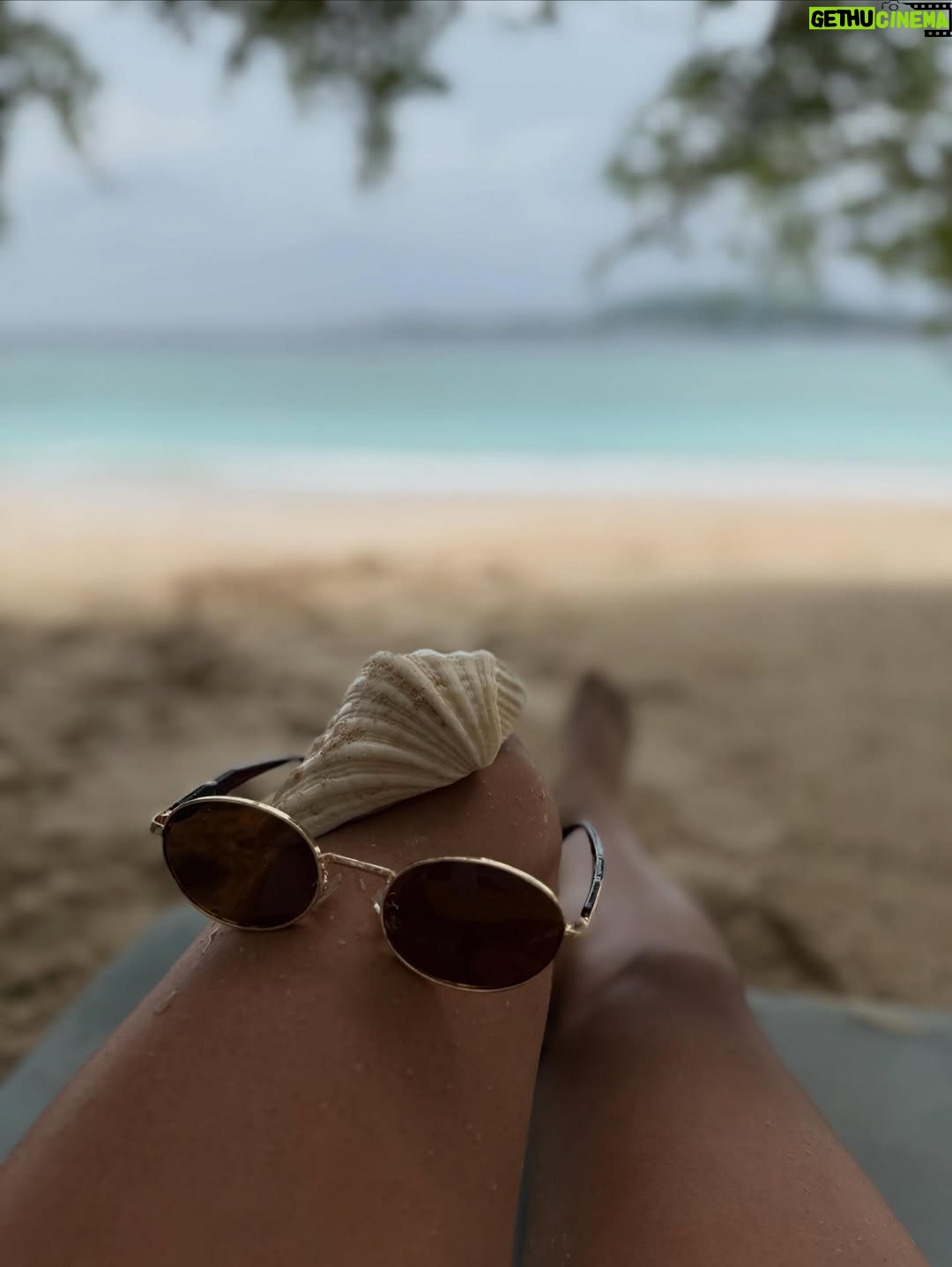 Disha Pandey - 1.3K Likes - 🏖️
