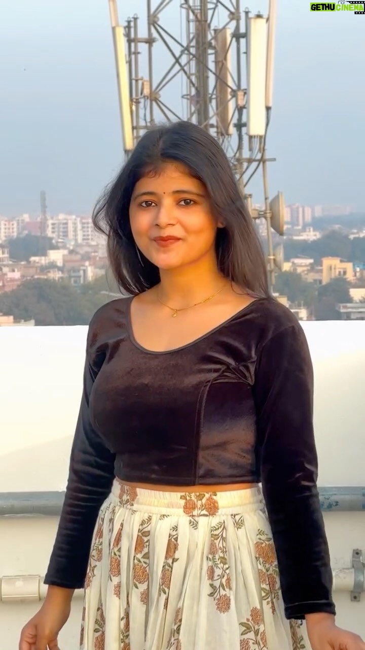 Disha Seth - 219.2K Likes - Ap ke idhr patang kaatne pr kya bolte?🪁👀