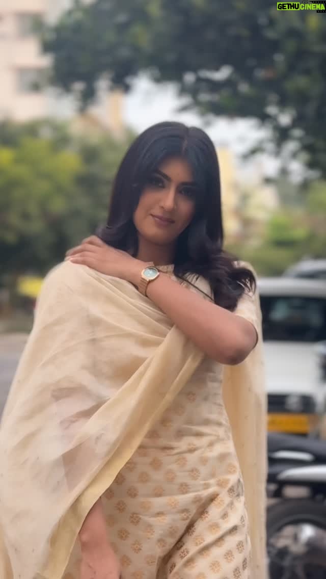 Divya Suresh - 21.6K Likes - Unfiltered and fabulous ✨

.

.#DS #divyasuresh #sharade #beingjyothika #starsuvarna