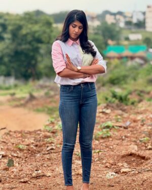 Divya Suresh Instagram - Shattered emotions 🫠
.

.

.#DS #divyasuresh #jyothika #sharade #suvarna