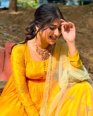 Divya Suresh Instagram - Real and raw 🎥 

.

.

.
#sharade #jyothika #ds #divyasuresh #suvarna #starsuvarna