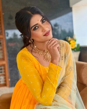 Divya Suresh Instagram - Real and raw 🎥 

.

.

.
#sharade #jyothika #ds #divyasuresh #suvarna #starsuvarna