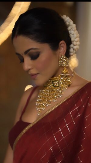Divyanganaa Jain Instagram - Soone makano se nahi ati koi awaz samjho ☺️
Hair and makeup- yours truly 🥰
.
#divyanganajain #divyanganajain #rajjo #starplus #reelsinstagram