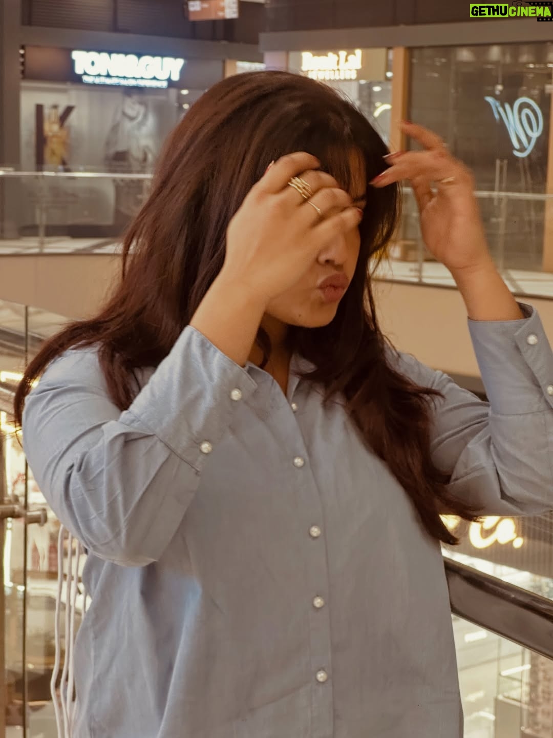Divyanshi Jaiswal - 2.3K Likes - Love this shirt from @wavyn.co 💅🏻
.
.
.
.
.
.
.
#blackfridaysaleislive #blackfridaysale