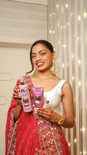 Dixita Patel Instagram - #Ad
Garba nights done āļø
Now itās time to reset & refresh with @pondsindia āØ
After 9 nights of glam & glow, my skin deserves a little TLCšš»āāļø
Because the real festival glow is the one you keep, even after the dancing stops š
#OwningTheAfter
#PondsIndia