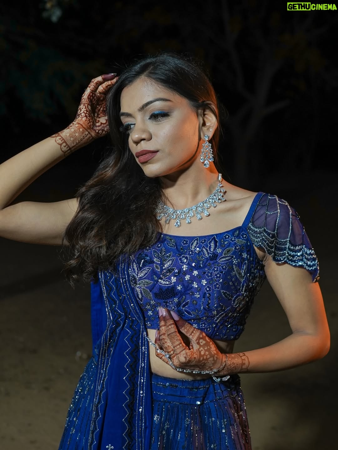 Dixita Patel - 6.3K Likes - Alexa, play main character energy for dulhe ki behen 😮‍🔥💃
.
.
#whatiwore at my Brother’s #reception 
.
.
.
Outfit - @ranisabysonaljain 🦋
Jewellery- @ishhaara ✨
Press on nails - @pressique._ 💅