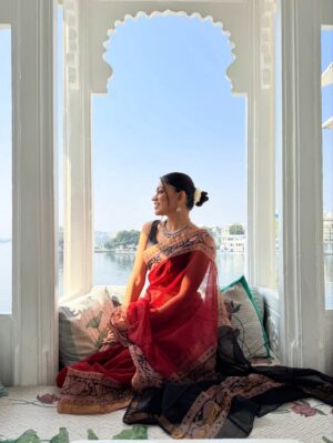 Dixita Patel Instagram - š¤š»ā¤ļøāØš§æ
.
.
.
Saree - @gehen_saree
.
#couple #couplephotoshoot #udaipur #travel #couples