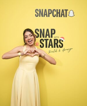 Dixita Patel Instagram - Mom, look who I bumped into today 🤭💛 Still screaming inside!! @kartikaaryan 

.
.
.
Thank you @snapchat @tehrashminator for always making magic happen 🥹✨
#snapchat #kaartikaaryan #ananyapandey #snapwithstars