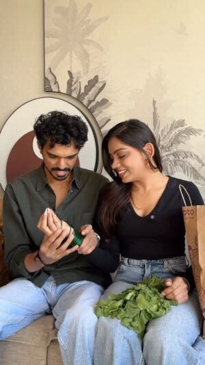 Dixita Patel Instagram - Who did the best job ?
.
.
.
.
.
#couple #trending #viral #colorchallenge #couplegoals