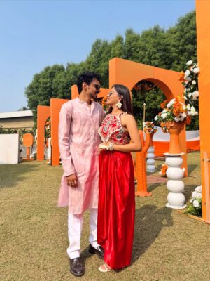 Dixita Patel Instagram - First wedding as fiancĆ©s and suddenly everything feels extra special š„¹šš«¶
.
.
.
First saree look - @houseofbaisa_jaipur
Black saree - I made it from scratch
Red set - @deepak_tailor_gk
Pastel Pink anarkali - @labelratan
.
.
#wedding #couple #indianwedding #shaadi #couples