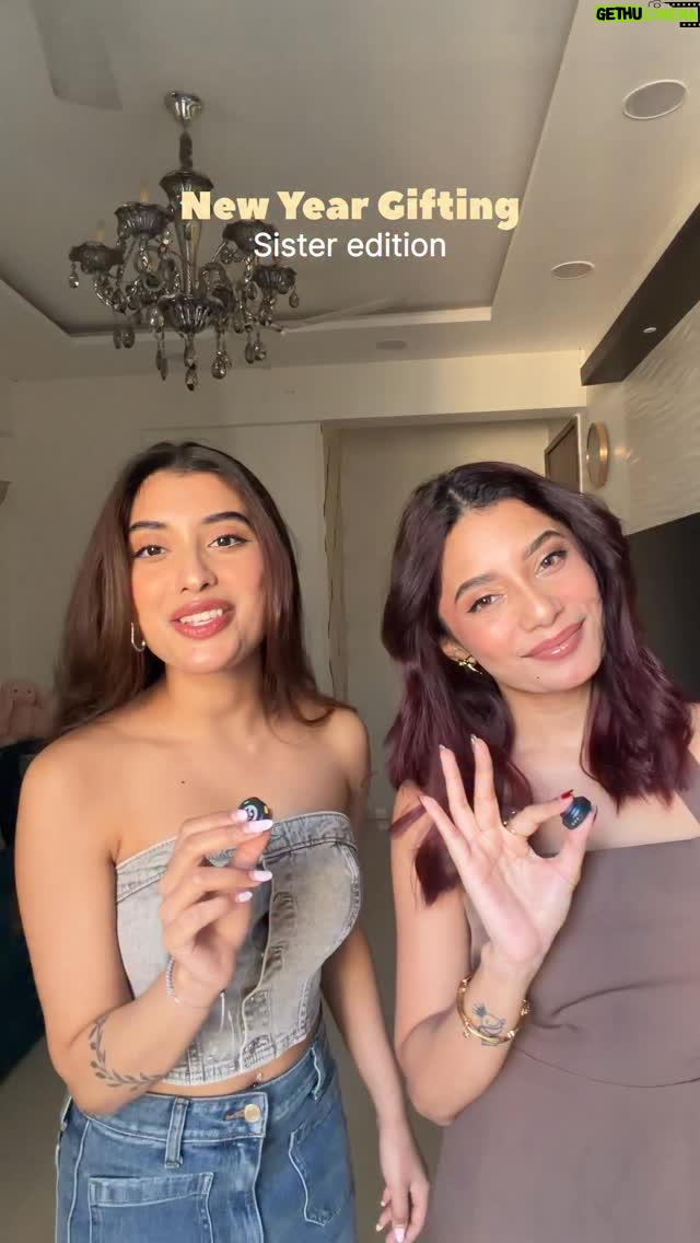 Doll Daundkar - 44.2K Likes - Exciting gift exchange with Sister🤭💗