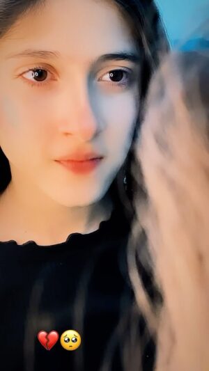 Dollsy Pamnani Instagram - Majboor mar kr🥺💔