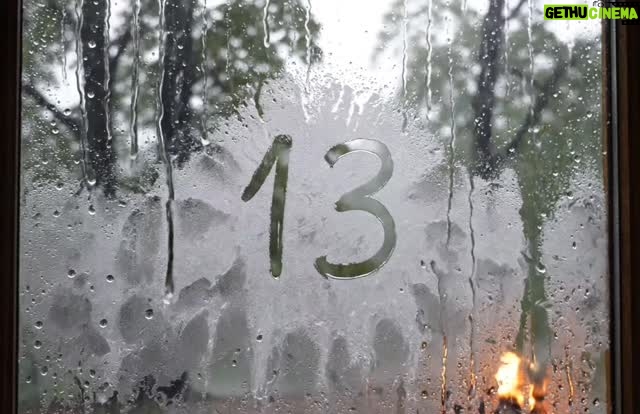 Dolores Redondo - 4.8K Likes - Te imaginas que han pasado 13 años desde que entramos por primera vez en el Valle del Baztán? 🌲🔎
​El 15 de enero de 2013 mi vida cambió para siempre con la publicación de "El Guardián Invisible". Hoy, trece años después, Amaia Salazar sigue más viva que nunca y quiero celebrarlo con quienes hacéis que las historias no mueran: VOSOTROS. 🖤
​Para celebrar este "13 Aniversario" tan especial, voy a realizar un sorteo único para que la magia (y el misterio) de Elizondo llegue a nuevas manos.
​🎁 EL PREMIO:
5 packs exclusivos de aniversario que incluye:
​Ejemplar de "El Guardián Invisible" con dedicatoria personalizada.
La guia de edición especial de El valle de Baztán, y su magia.
​Una nota manuscrita sobre el origen de la historia.
​👇 ¿CÓMO PARTICIPAR? 
​Sigue mi cuenta @dolores_redondo
​Dale Like ❤️ a este post.
​Etiqueta a tres amigos/as que devoren thrillers (cada comentario es una participación extra).
​EXTRA: Si compartes este post en tus Stories mencionándome, ¡tienes una participación doble!
​🍀 El ganador/a se anunciará el próximo 15 de febrero a través de mis Stories. ¡Mucha suerte y gracias por estos 13 años de misterio!
​#ElGuardianInvisible #Aniversario13 #DoloresRedondo #TrilogiaDelBaztan #BookstagramEspaña #SorteoLibros #ThrillerLiterario
 
​
​BASES DEL SORTEO 13º ANIVERSARIO:
​Organizador: DoloresRedondo].
​Ámbito:  España Peninsular.
​Plazo: Desde el [15 de enero ] hasta el [25 de febrero a las 23:59h.
​Selección: El ganador se elegirá de forma aleatoria mediante una plataforma certificada (AppSorteos o similar).
​Comunicación: Se contactará al ganador por MD y se publicará en Stories. Si no responde en 48h, se repetirá el sorteo.
​Exención: Instagram no patrocina ni avala esta promoción.