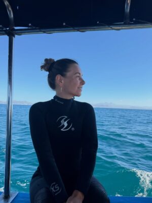 Dominika Paleta Instagram - Les deseo un aƱo de crecimiento , transformación, y conexión. Por mas atardeceres brindando juntas, caminatas al amanecer. Por las conversaciones largas, risas , amores, comidas lentas, saltos cuĆ”nticos y pies en la tierra. MĆ”s amor y menos miedo. Eso nos deseo a todos los seres humanos ⦠buscar mas adentro que afuera. Y dar abrazos sin medir el tiempo. Recibo este aƱo confiando en la magia , con mis amores cerca y el corazón abierto. š Feliz 2026 ⨠agradecida de estar en este paraĆso que es La Paz. @hotelindigolapaz @puertacortesresort @golapaz š³ āļø š“š