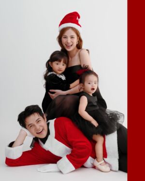 Dong Nhi Instagram - Dear Santa ThįŗÆng š
š»,
We love you šā¤ļø
#nhithangfamily